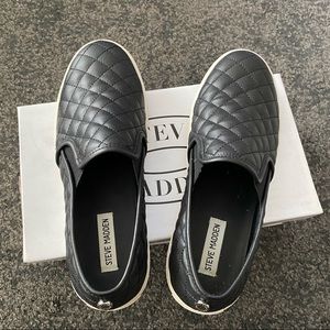 Steve Madden quited slip on sneakers